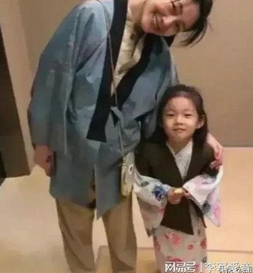 娱乐圈大瓜连连，明星真相大揭秘！