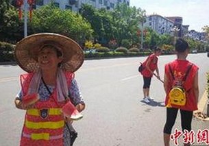 范冰冰与父亲同台颜值逆天，66岁范涛年轻态引发热议