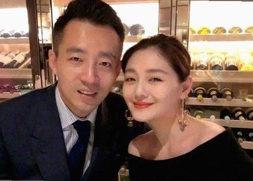 从甜蜜恋情到抄袭风波，娱乐圈背后的暗潮涌动🤯