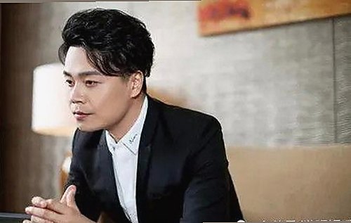 娱乐圈甜蜜瓜田大揭秘：博君一肖带你逛甜蜜蜜的瓜事现场